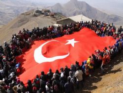 Şehitler zirvede anılacak